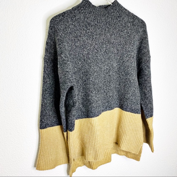 NWT Michael Kors Turtleneck Colorblock Sweater - Picture 2 of 8